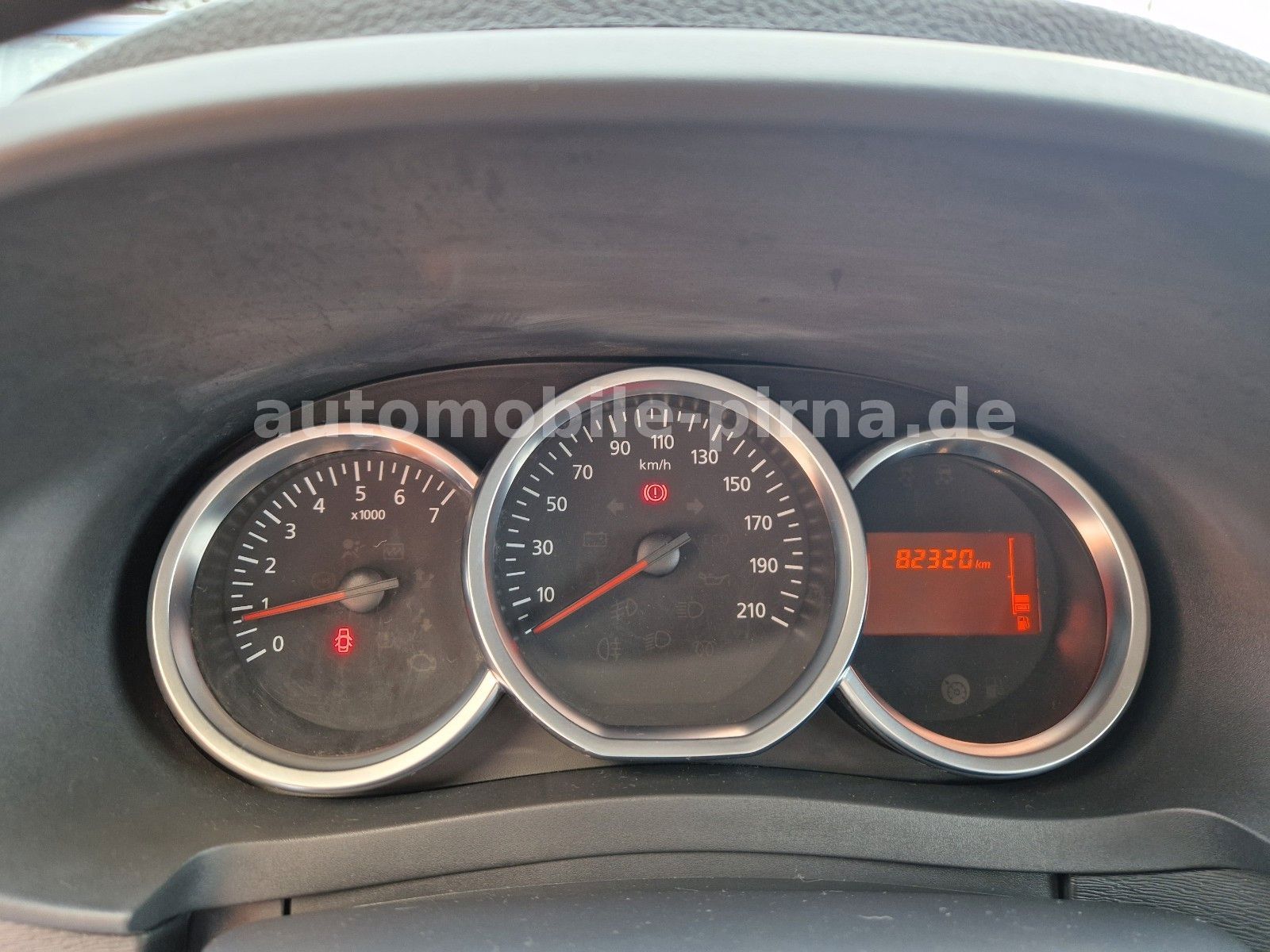 Dokker Stepway Celebration TCe 115 NAVI/SHZ/AHK