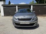 Peugeot 308 Kombi + Automatic + Navigation + Kamera     