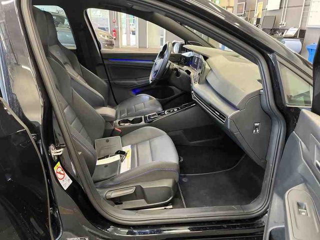 Golf VIII R 2.0 TSI DSG 4M BLACKSTYLE AKRA+PANO+