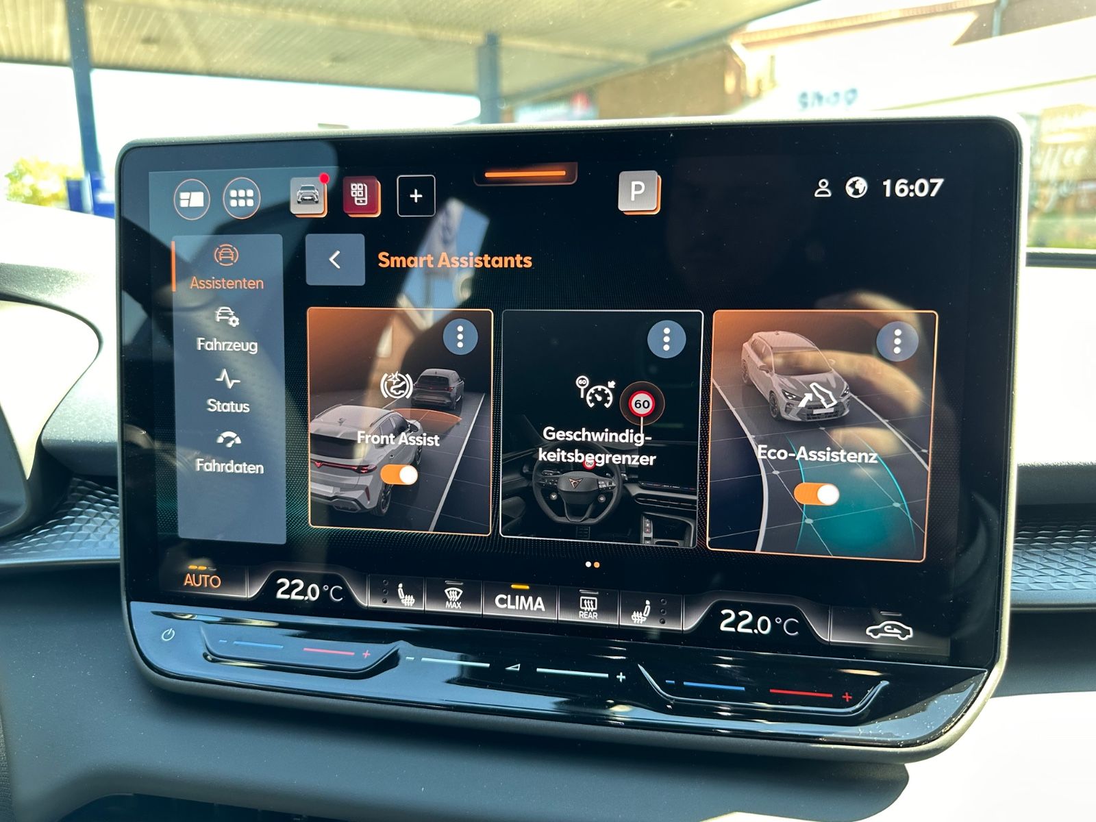 Fahrzeugabbildung CUPRA Terramar 1.5 eTSI DSG Navi/Pano/ACC/LED/AHK/GJR