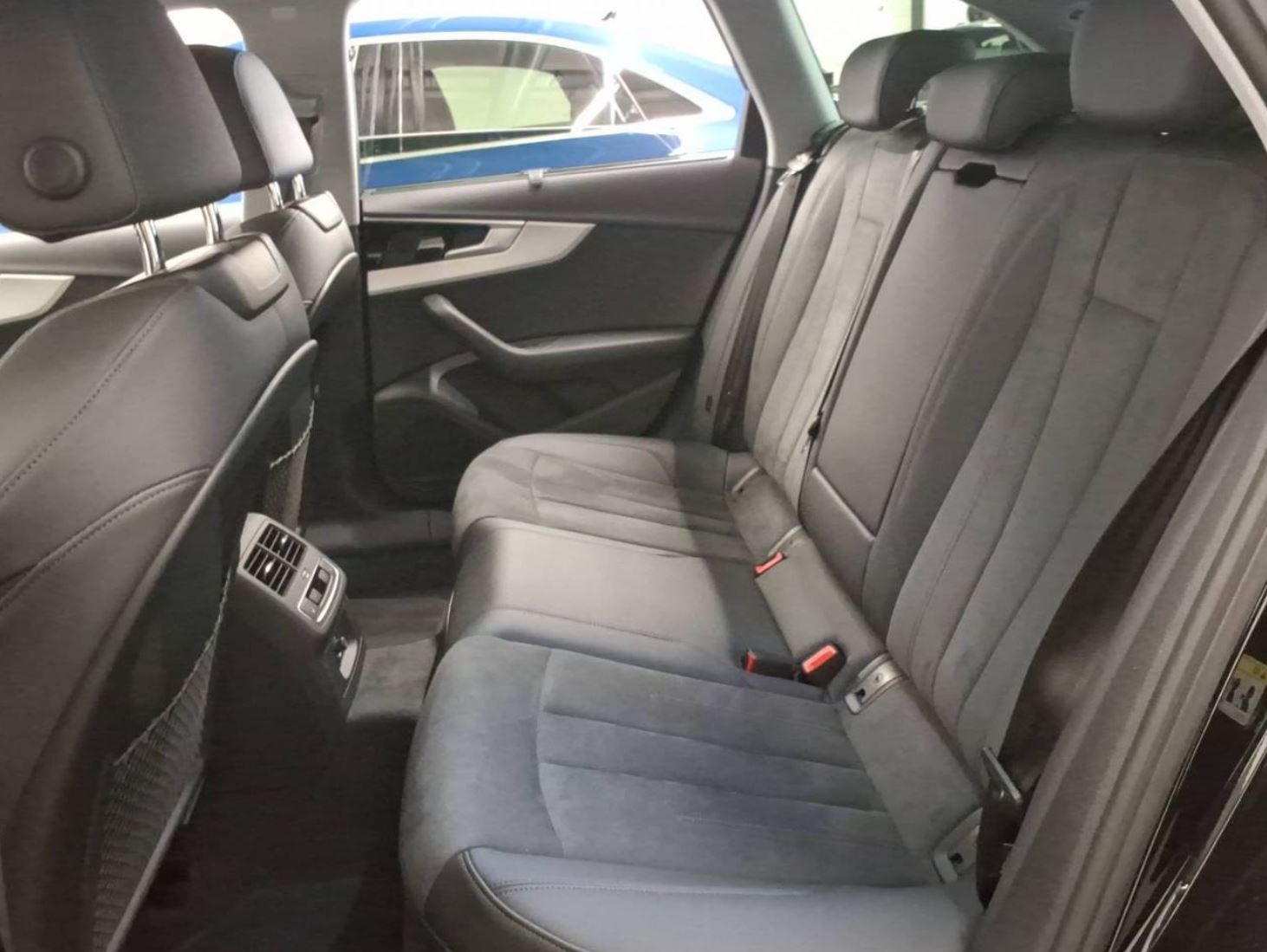 Fahrzeugabbildung Audi A4 Avant 50 TDI qu S line UPE79 MATRIX STANDHZG