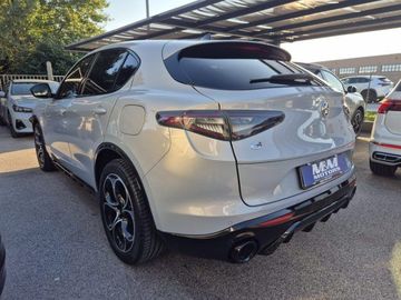 Alfa-Romeo Stelvio - 5