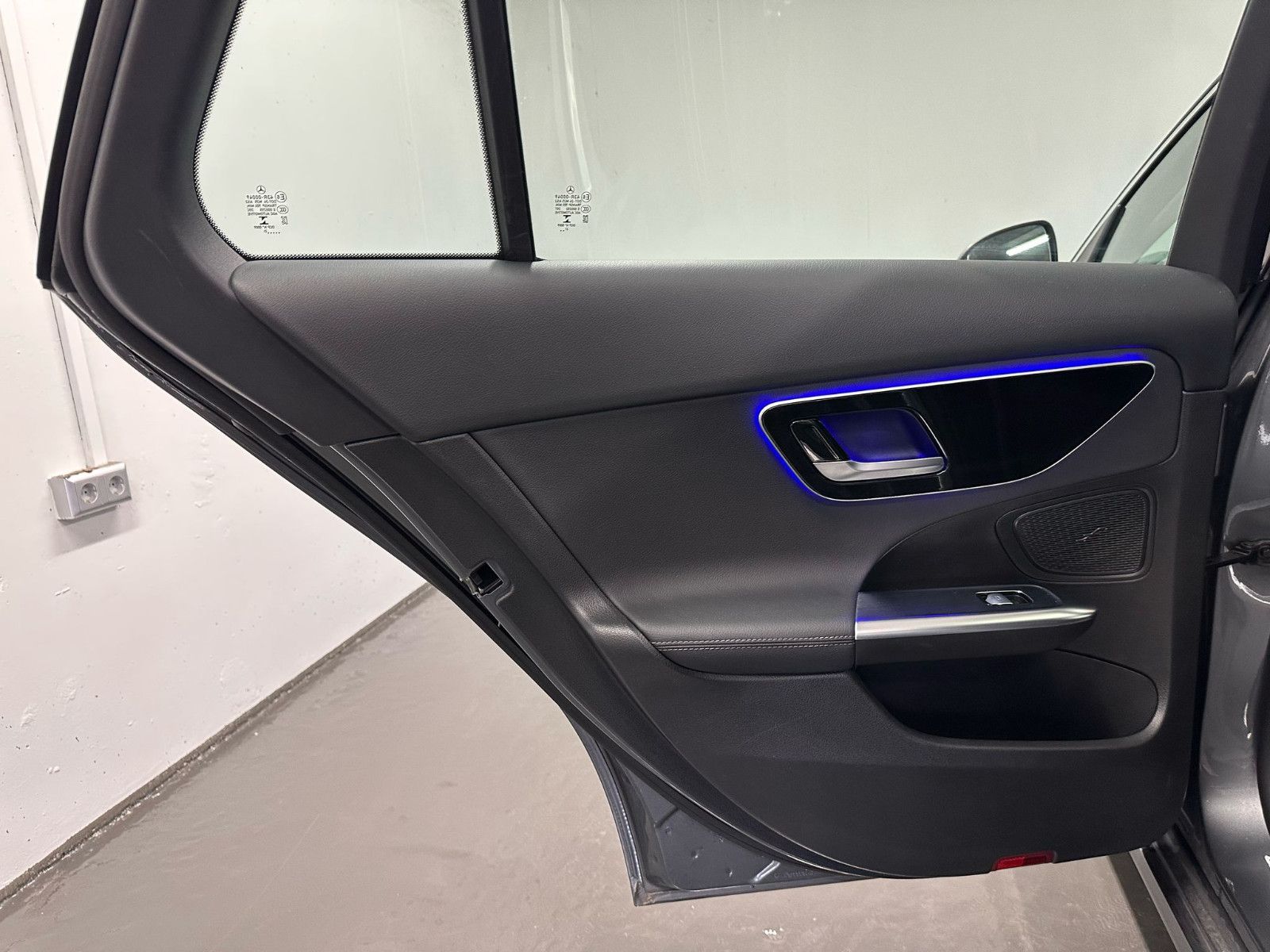 Fahrzeugabbildung Mercedes-Benz C 220 d T Autom. AVANTGARDE*PANO*KAMERA*LED*SPUR