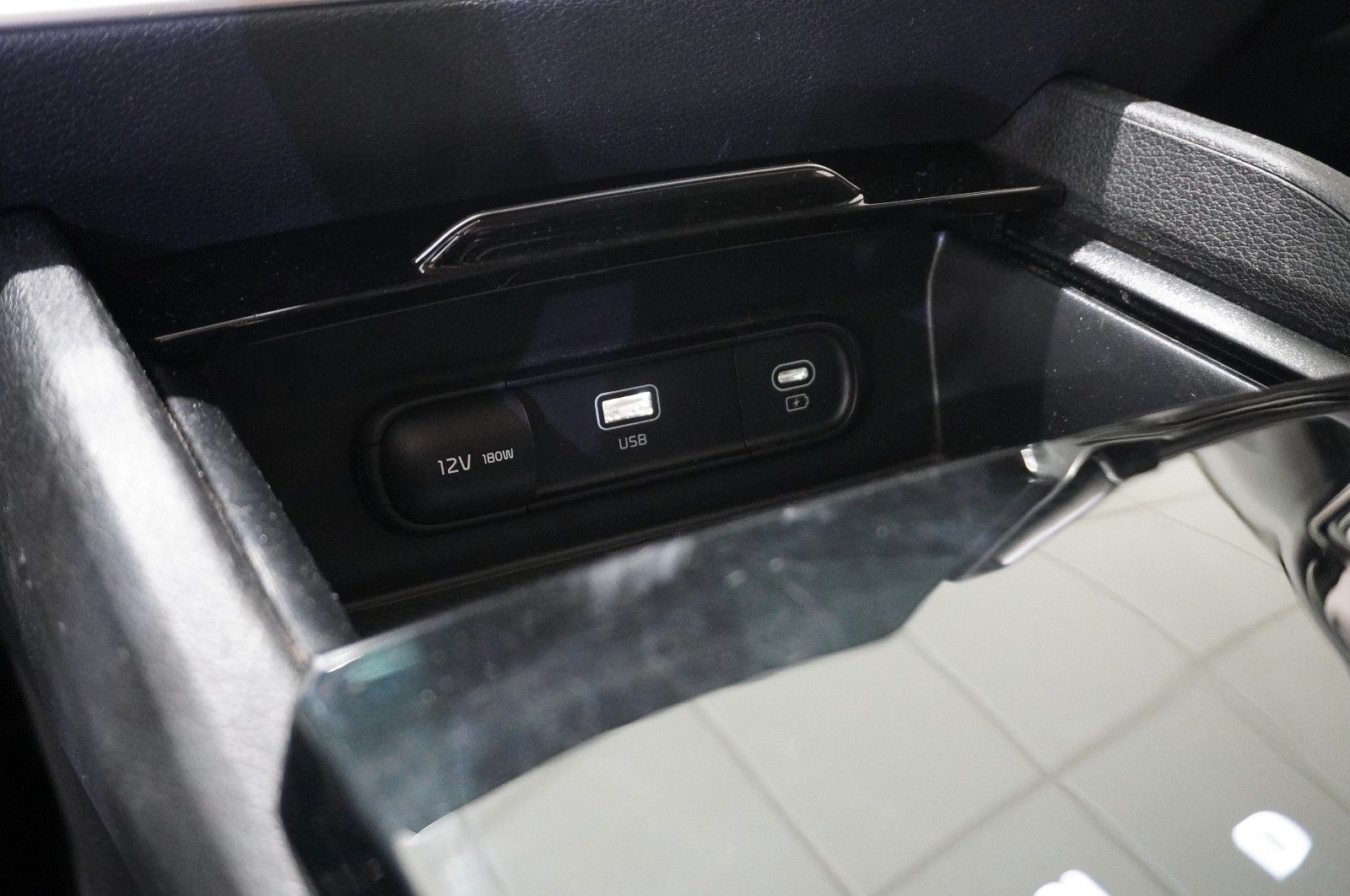 Fahrzeugabbildung Kia Sportage 1.6 HYBRID AWD NAVI/LED/KAMERA/SPORT/SH
