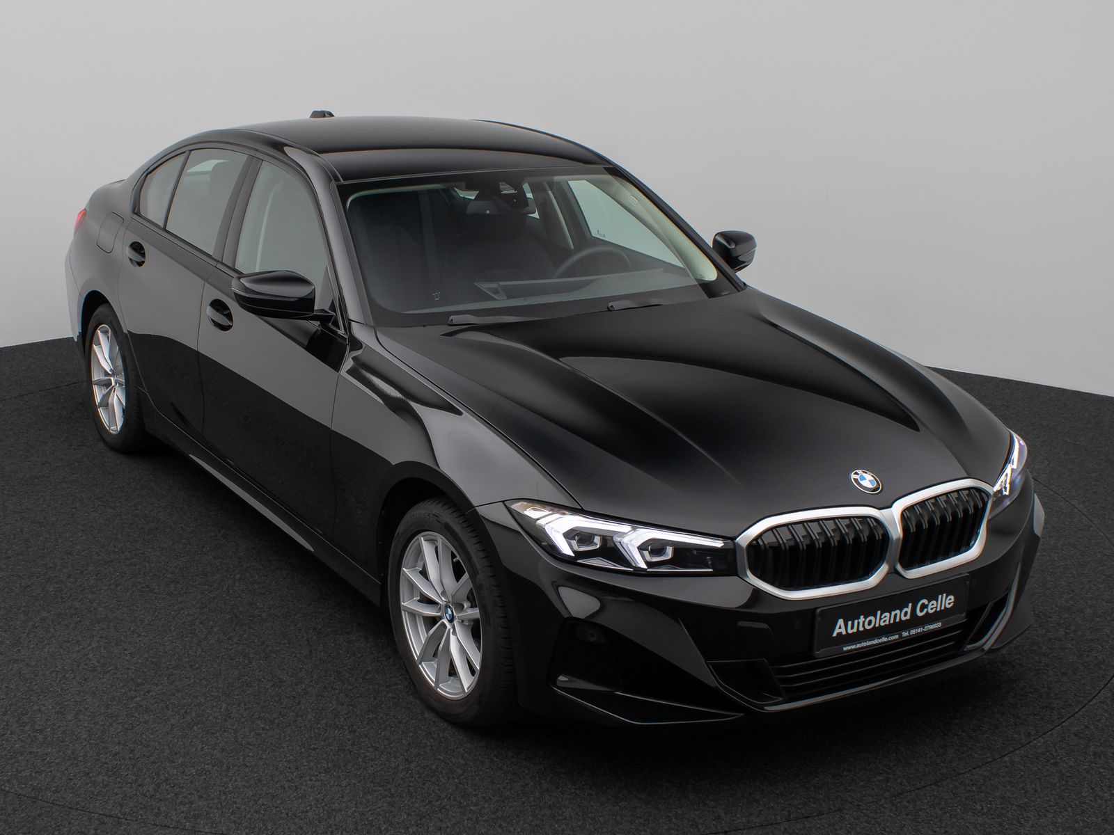 Fahrzeugabbildung BMW 318i DAB PDC Widscreen Geschwindigkeitsreg LED