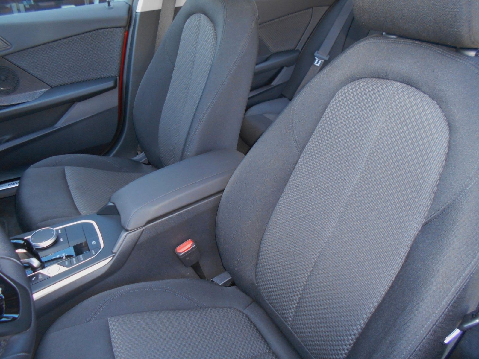 BMW 118iA 6`KM!!! -NAVI-LED-SITZHEIZUNG-CARPLAY-DAB- foto 9