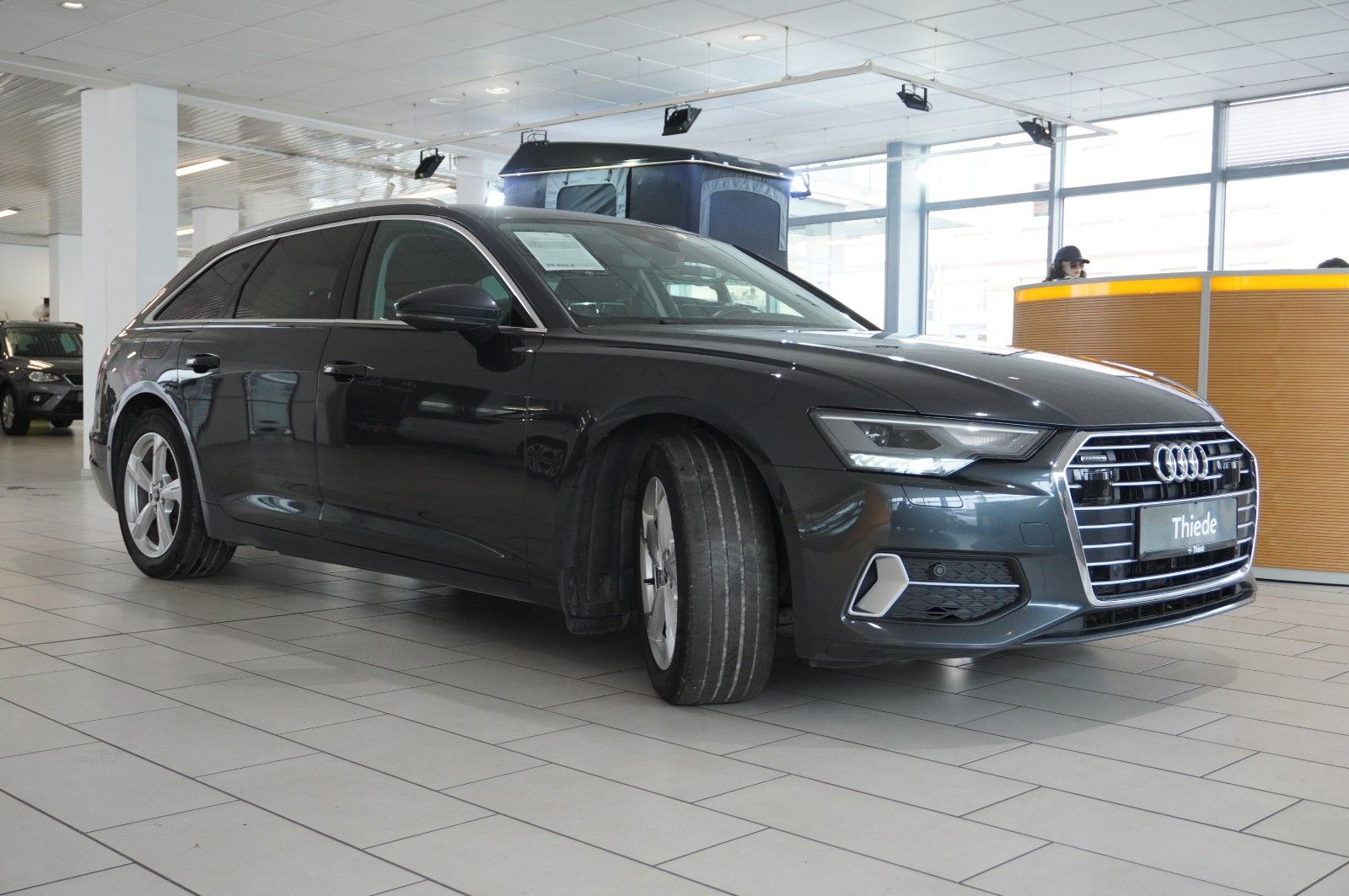 Fahrzeugabbildung Audi A6 Avant 40 TDI QUATTRO SPORT NAVI/ACC/SH/AHK