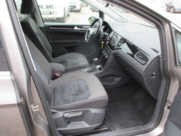 Volkswagen Golf - 10