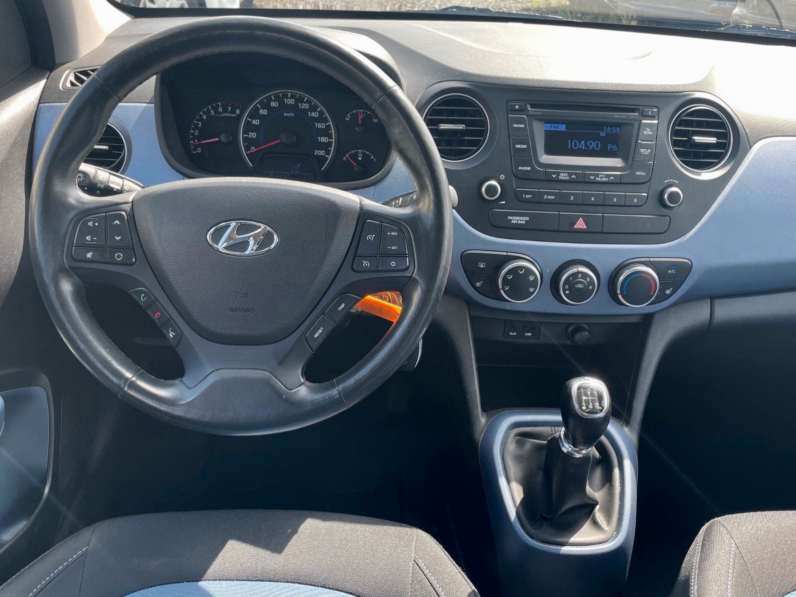 Fahrzeugabbildung Hyundai i10 1.2 Klima Sitzhzg Lenkradhzg SCHECKHEFT 2.HD