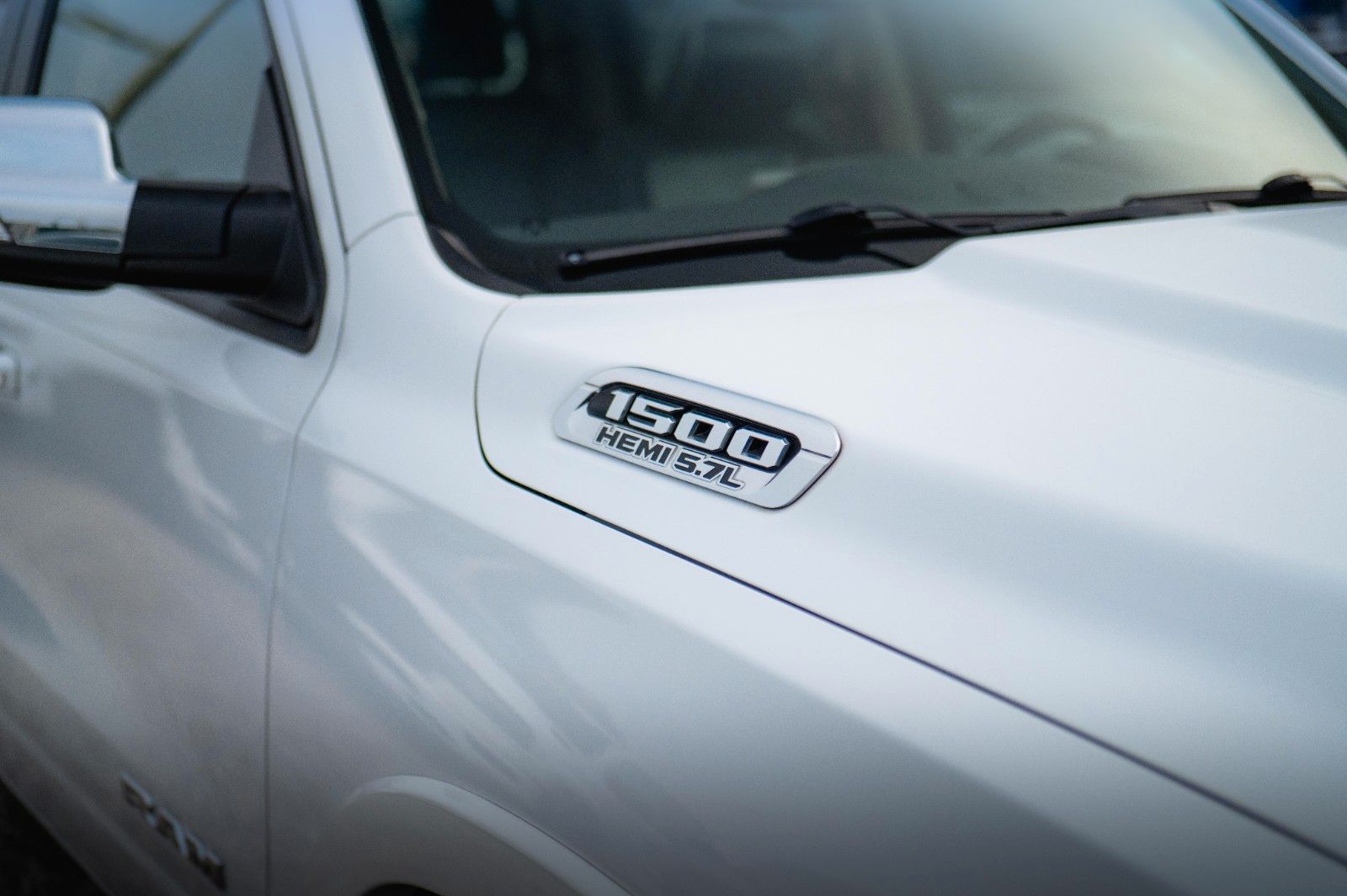Fahrzeugabbildung Dodge RAM 5.7 V8 HEMI 4x4 LARAMIE LPG *Unfallfrei*Pano