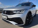Volkswagen Tiguan 2.0 TDI*4M*DSG*R LINE*PANO*IQ-LED*AHK*360 - Volkswagen Tiguan: 3.0