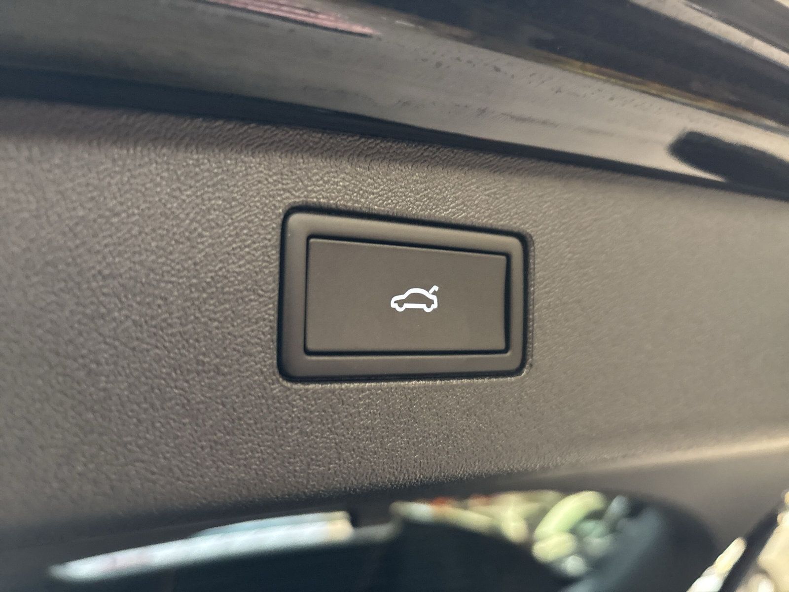 Fahrzeugabbildung Volkswagen Tiguan R-Line 1.5 TSI eHybrid DSG AHK App-Connec