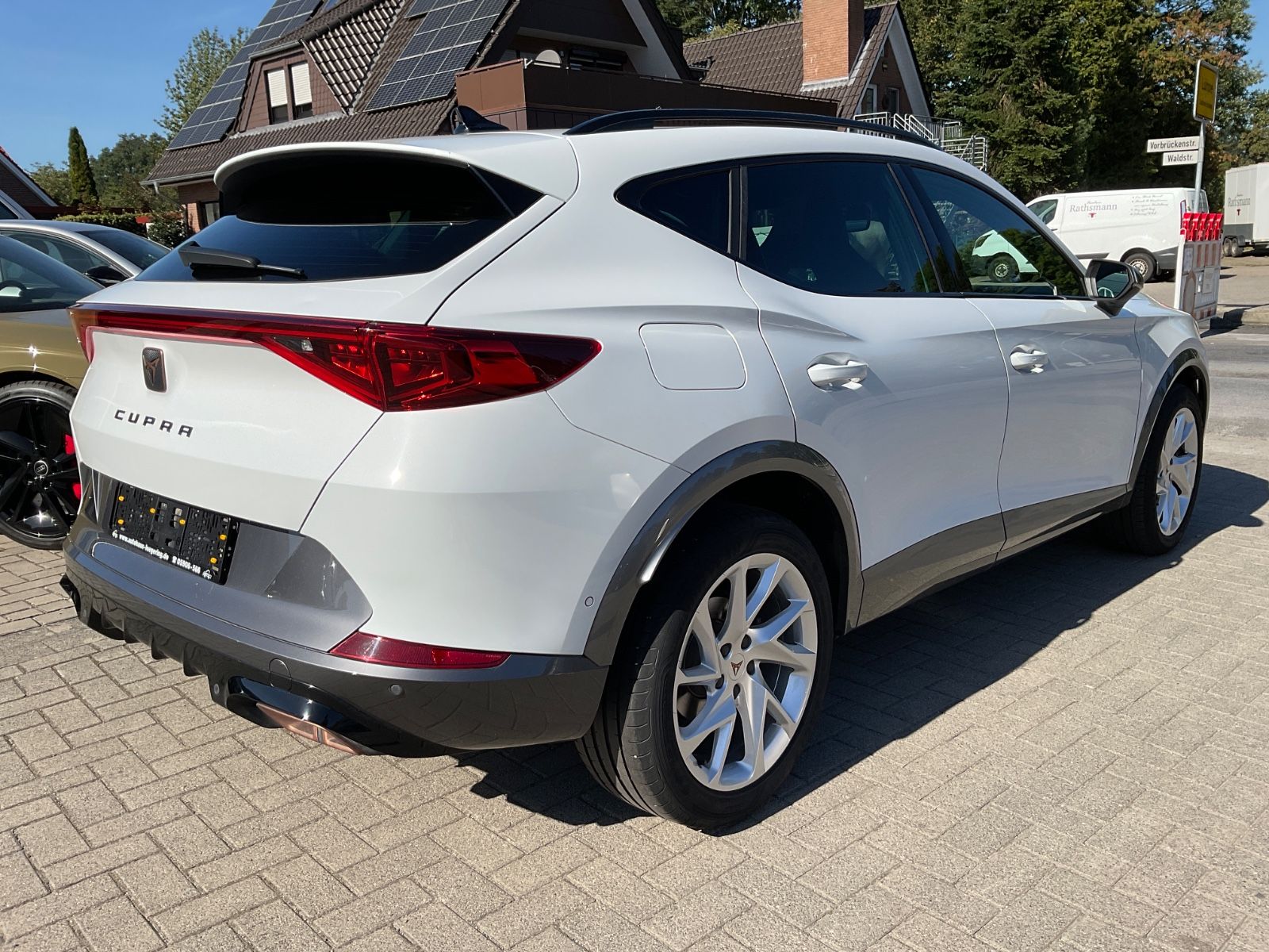 Fahrzeugabbildung CUPRA Formentor 1.4 eHYBRID,Panorama,Navi,Kamera,Matri
