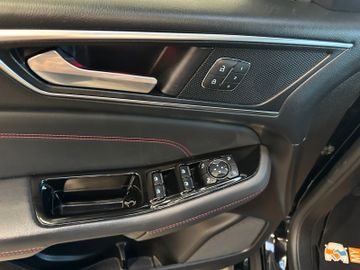 MYAUTOCENTER – Gebraucht- und Jahreswagen mit Werkstattservice in Pfaffenhofen Ford S-Max ST-Line *2. Hand*AHK*Klima*Navi*7-Sitzer*