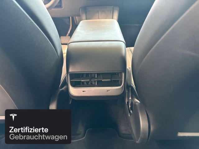 Tesla Model Y Long Range AWD foto 13