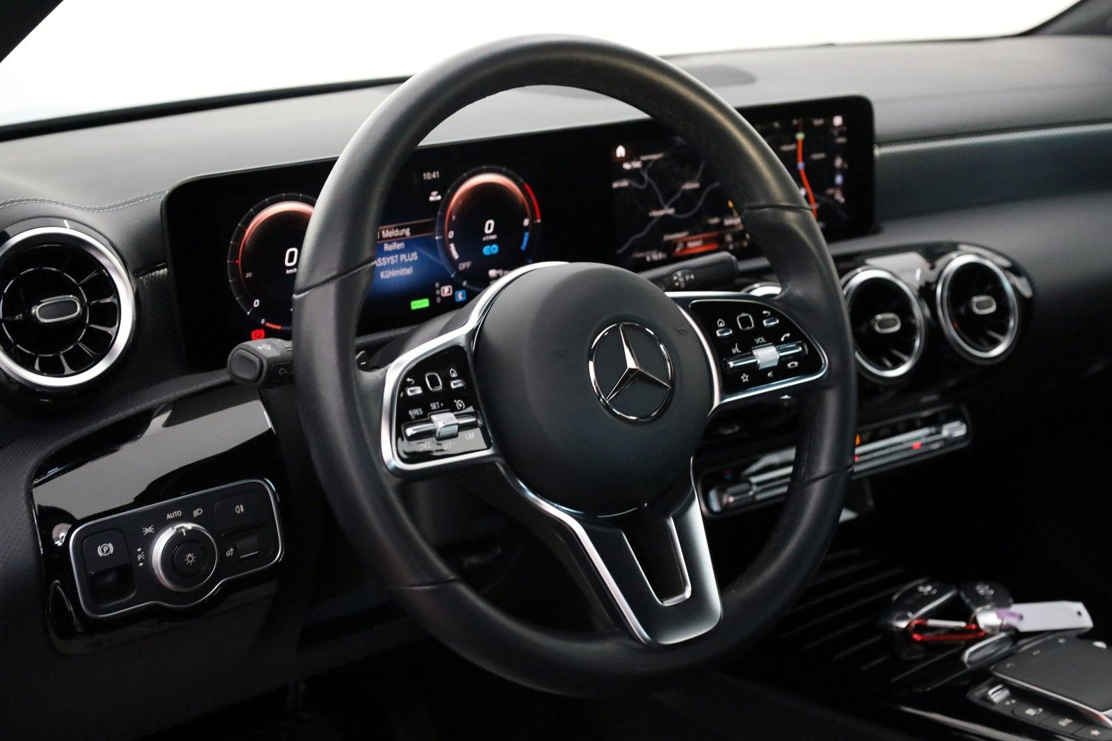 Fahrzeugabbildung Mercedes-Benz CLA 250 e SB Progressive,T.Leder,Navi,LED,Kamer