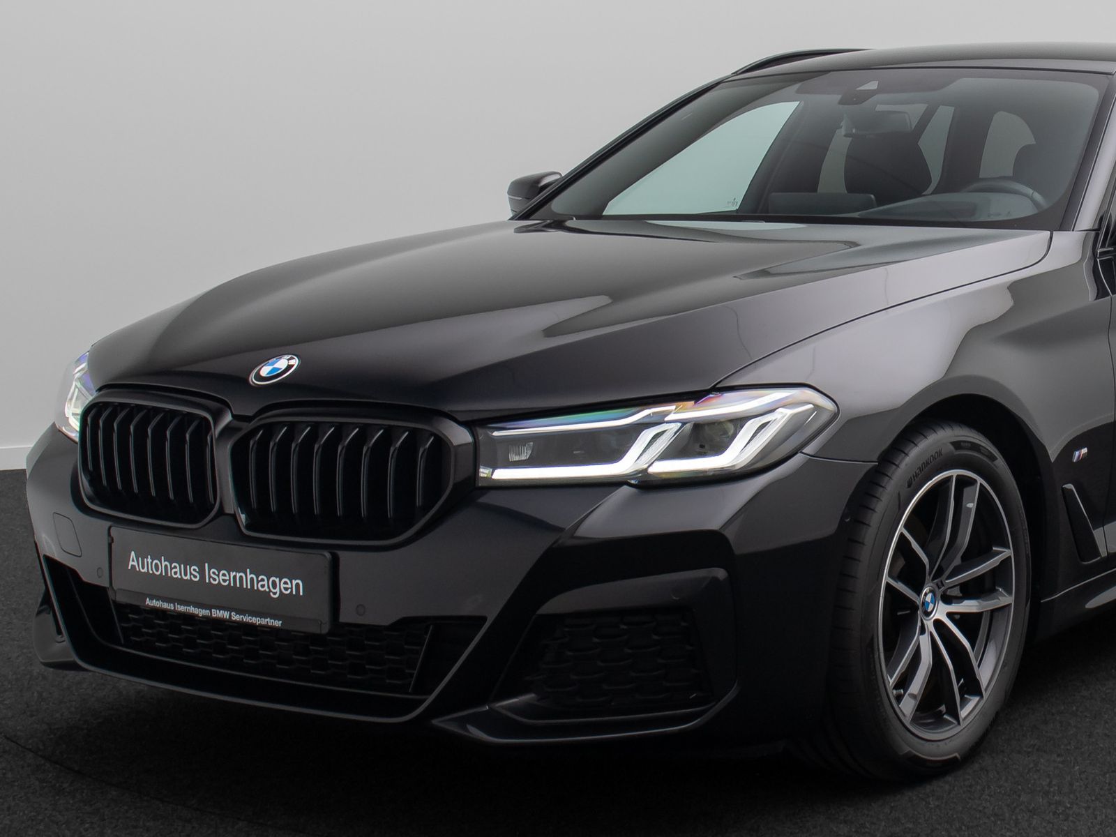Fahrzeugabbildung BMW 520d xD M Sport DAB Laser HUD AHK Alarm Komfort