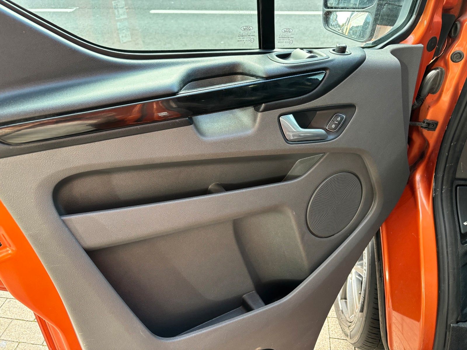 Fahrzeugabbildung Ford Transit Custom Kasten 290 L1 Sport*LED*Standheiz