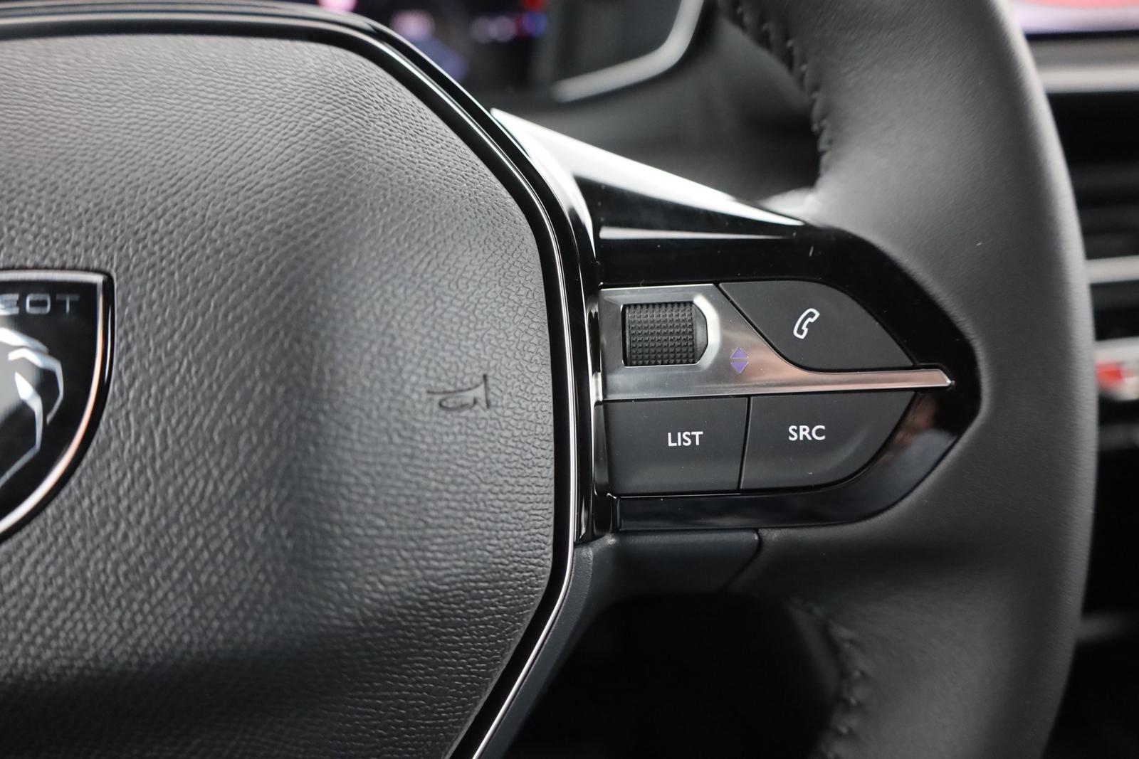 Peugeot 2008 1.2 PureTech LED ACC Kamera, миниатюра 17