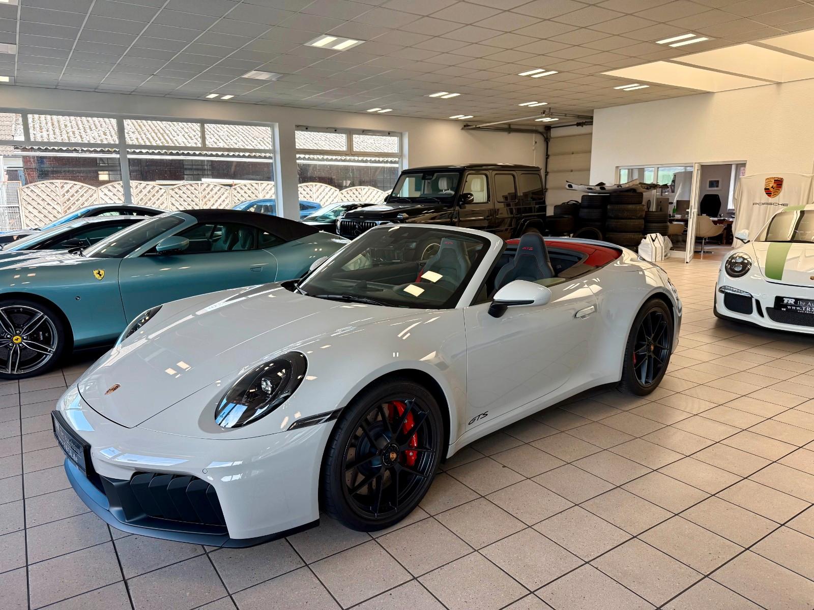 Porsche 911 992 Carrera 4 GTS Cabrio