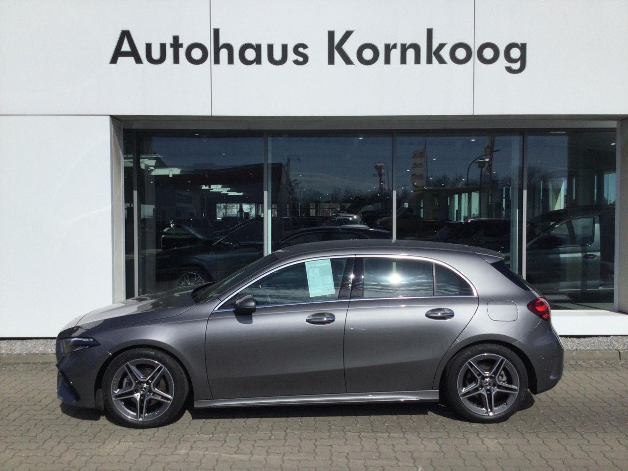 MERCEDES-BENZ A 200 AMG Line Advanced Plus