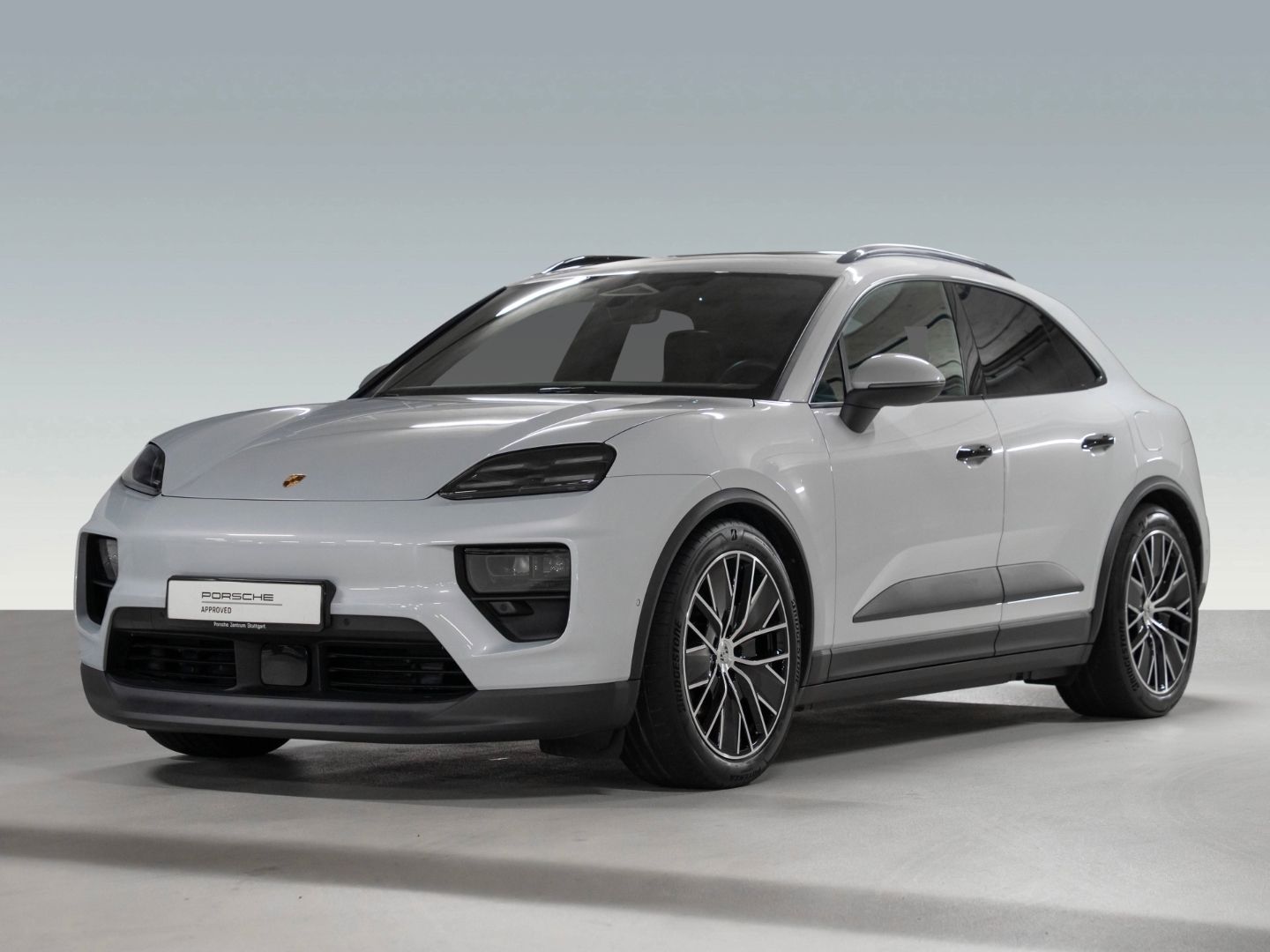 Porsche Macan Electric PASM Panorama Lenkradheizung