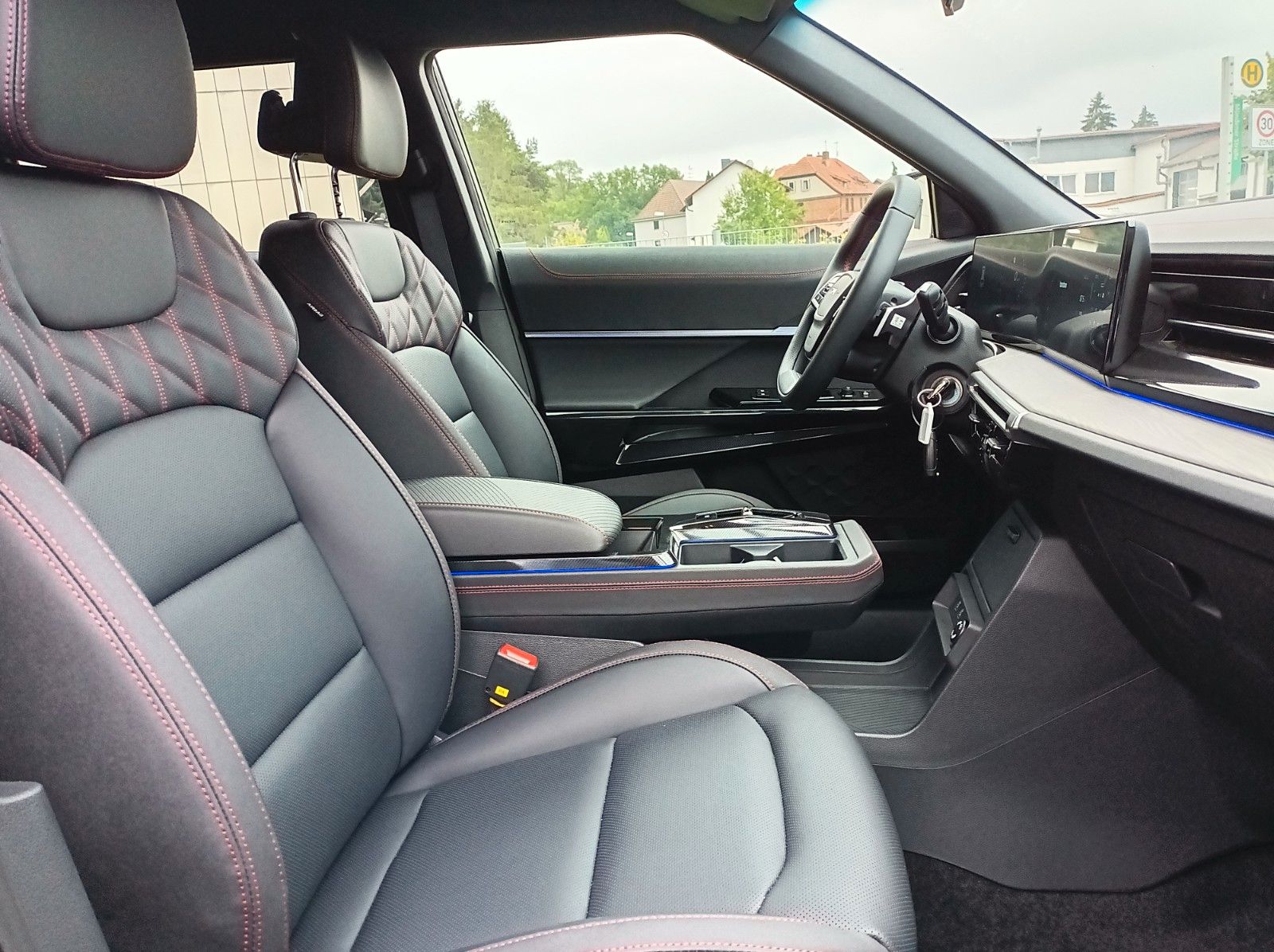 Fahrzeugabbildung KGM ACTYON+CORE+20ZOLL+SH VO+HI+AMBIENTE+KAMERA+++++
