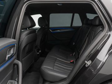 Fahrzeugabbildung BMW 520d M Sport Kamera DAB HiFi Stop&Go Komfort