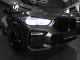 BMW X6 M50i - BMW X6: 6x6
