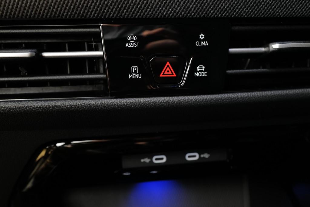 Volkswagen Golf VIII 1.5TSI R-Line Black Style AHK Pano 360, миниатюра 24