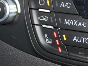 Ford Tourneo Courier - 11