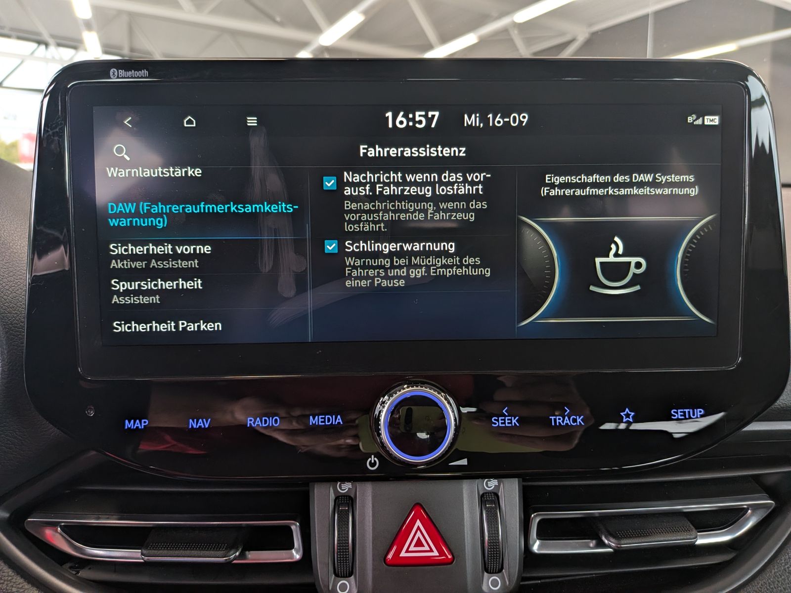 Fahrzeugabbildung Hyundai i30 1.5 T-GDI DCT Trend MHEV Cam Navi LED-Paket