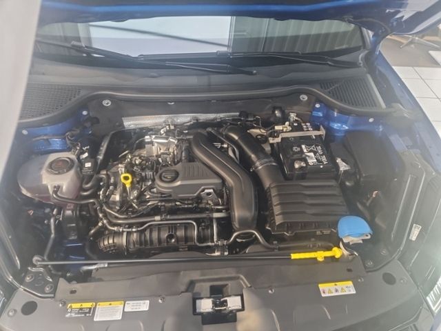 Fahrzeugabbildung SKODA Karoq 1.5 TSI DSG Sportline LED MATRIX