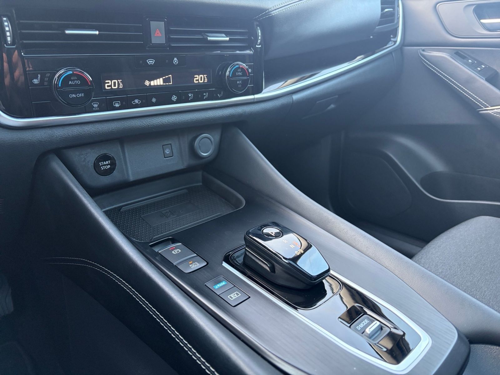 Fahrzeugabbildung Nissan Qashqai 1.5 VC-T N-Connecta e-Power*SHZ*Navi*Kam