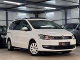 Volkswagen Sharan Trendline BMT 7SITZER*PANO*KOMFORT*2.H - weiße Volkswagen Sharan