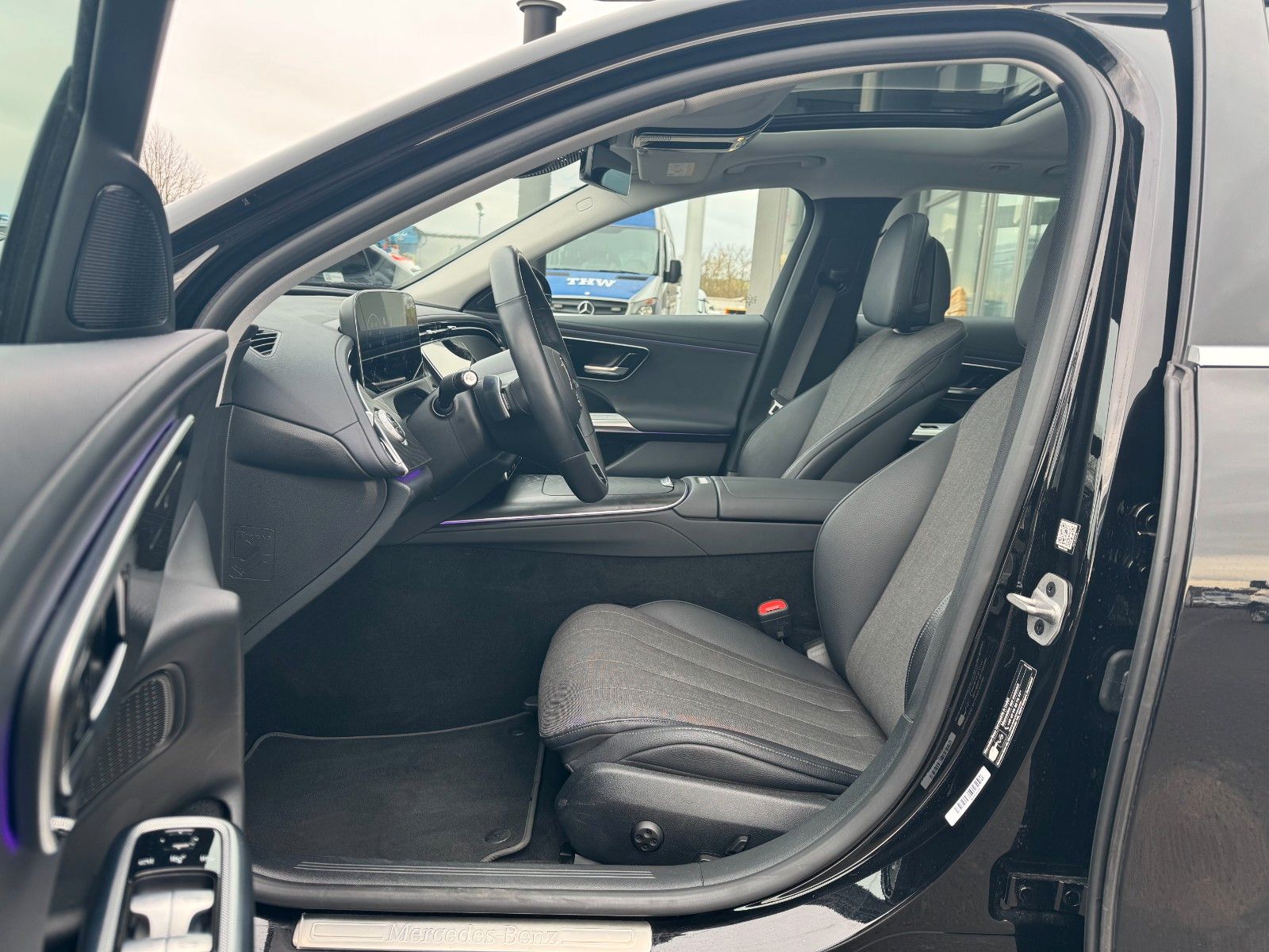 Fahrzeugabbildung Mercedes-Benz E 200 T Avantgarde Pano+AHK+R-Kamera+Keyless
