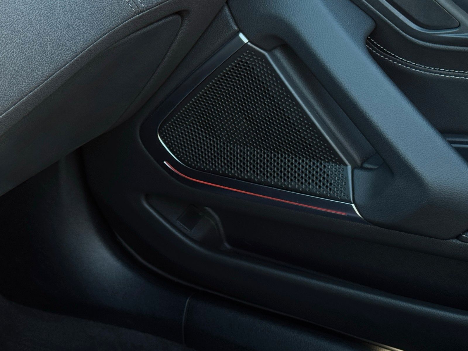 Fahrzeugabbildung BMW Z4 sDrive30i Roadster M Sport Shadow LC-Prof.