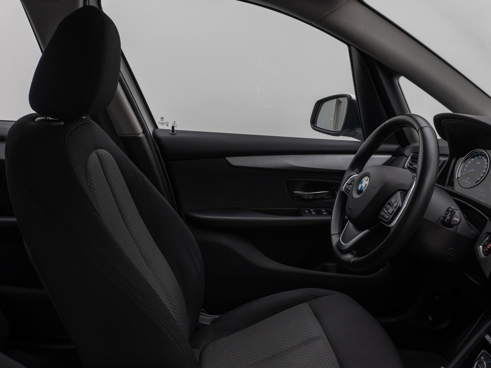 Fahrzeugabbildung BMW 218d Kamera Navi HiFi AHK LED Geschwindigkeitsre