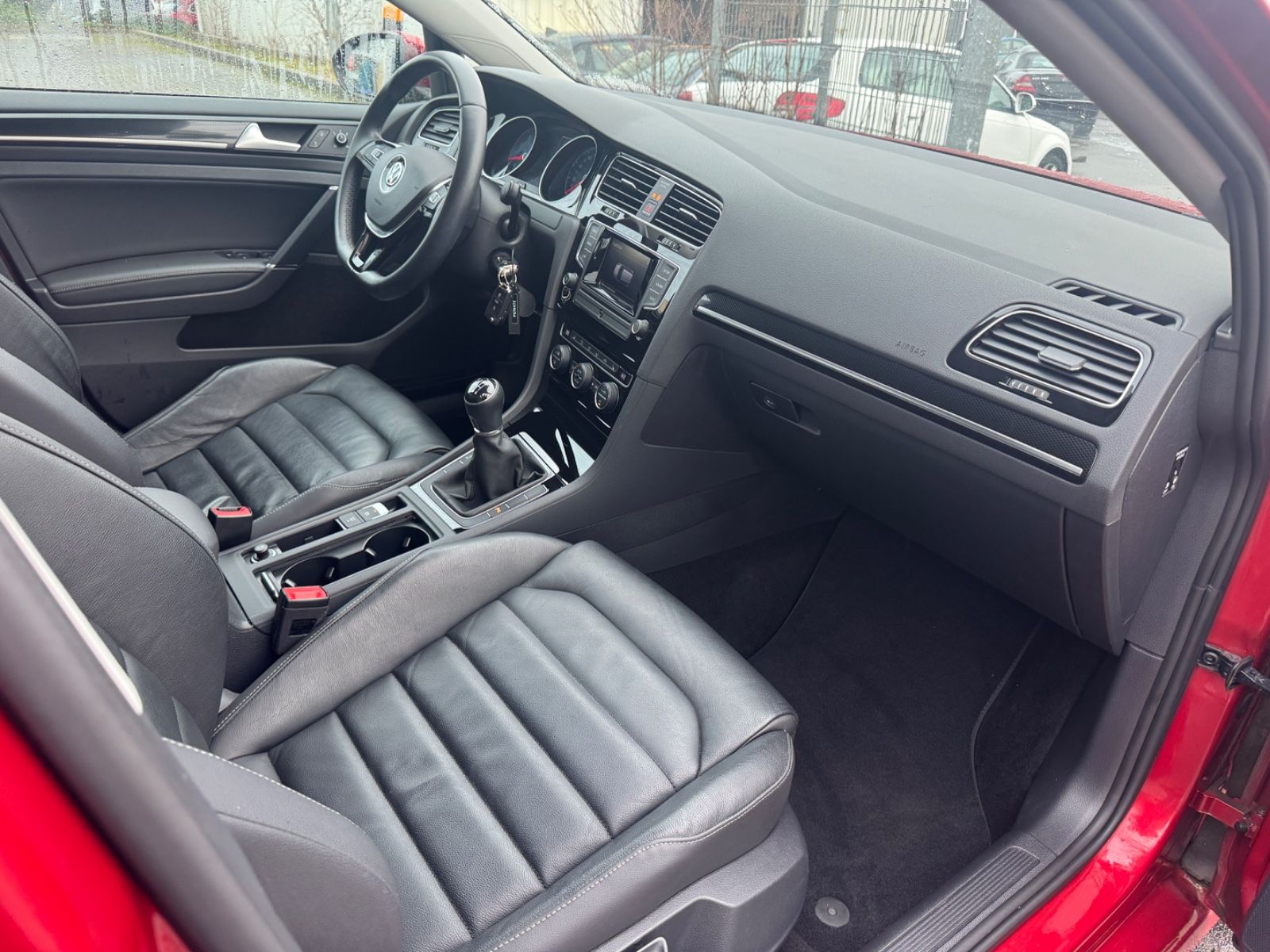 Fahrzeugabbildung Volkswagen Golf VII Lim. Highline BMT Leder+Bluetooth+Xenon