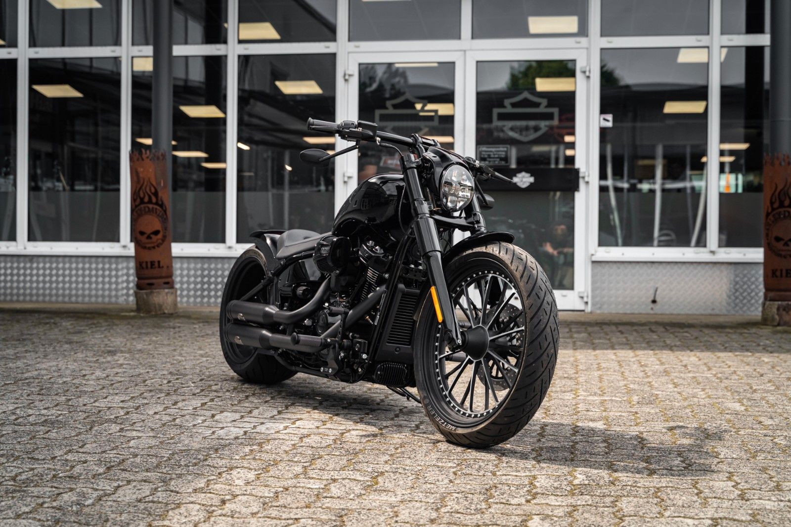 Fahrzeugabbildung Harley-Davidson FXBR Breakout 117 - Custom Umbau by HD-Kiel
