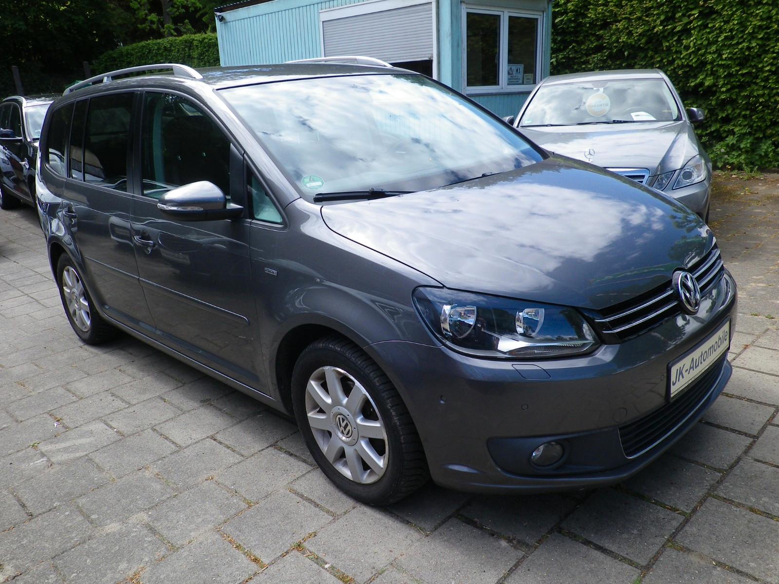 Volkswagen Touran Life*Scheckheft ,Navi,8xAlufelgen*