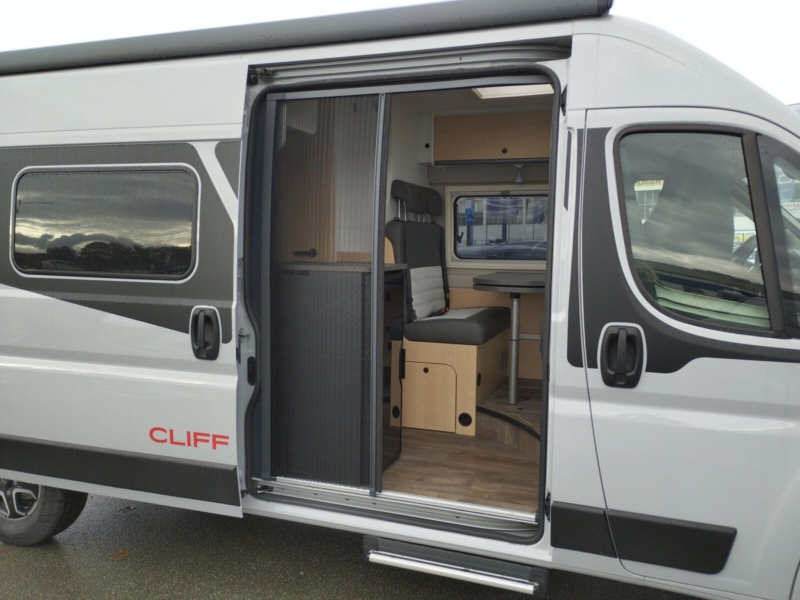 Fahrzeugabbildung Sunlight Adventure Cliff 600 Automatik, Dörr Edition, LTE