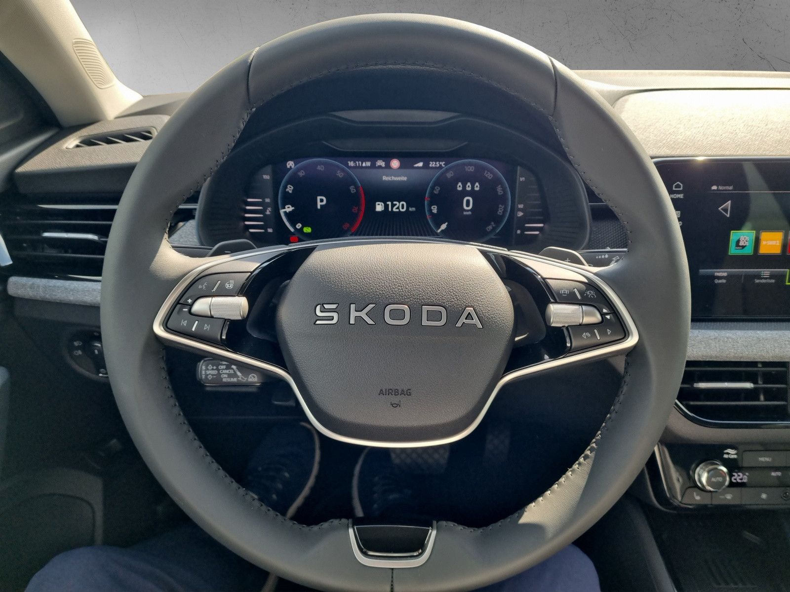 Fahrzeugabbildung SKODA Scala Tour 1,0 TSI 85KW/115PS Fahrassitenz+ Komf