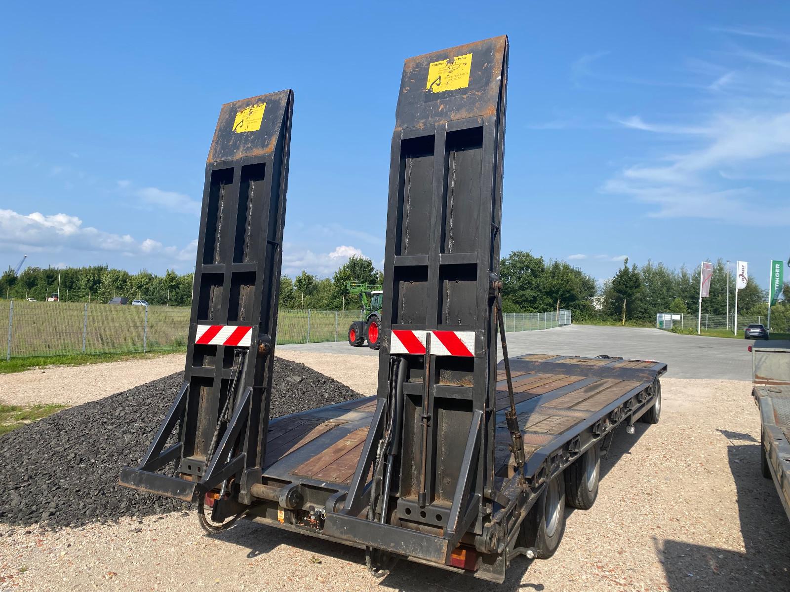 Andere 30 to Tieflader