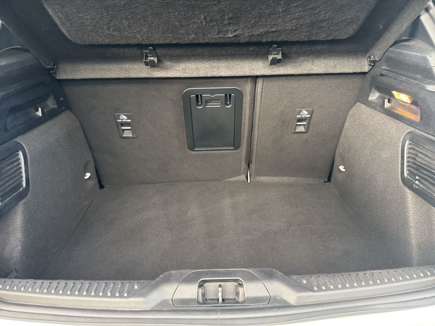 Fahrzeugabbildung Ford Focus ST-Line Kamera Navi DAB ACC TWA Induktion