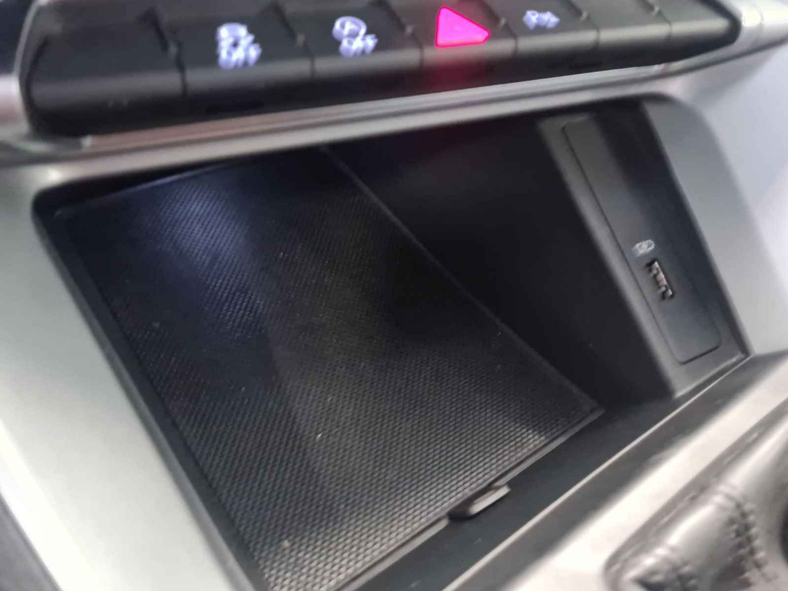 Fahrzeugabbildung Audi Q3 35 TFSI advanced / LED / AHK / KAMERA