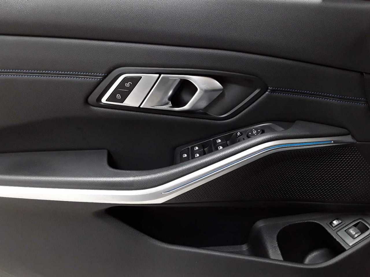 BMW 320e Touring Aut. M Sport Navi Pano SHZ  foto 4