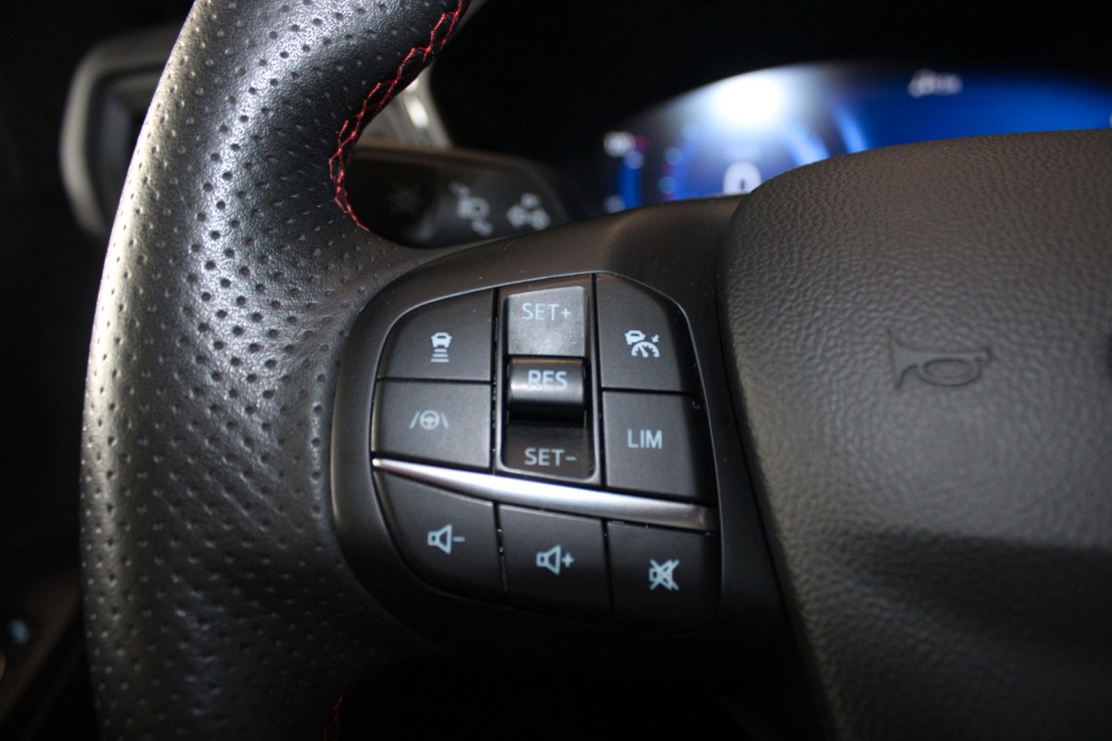 Fahrzeugabbildung Ford Kuga 2.5 PHEV ST-Line X LED B&O HUD ACC WinterP