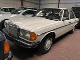 Mercedes-Benz Mercedes W123 200  Ohne Rost  Top-Zustan... - Mercedes-Benz 200: W123