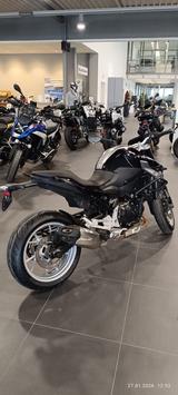 BMW F 900 R mit Tieferlegung Großer KD und neue Reif - BMW R 90